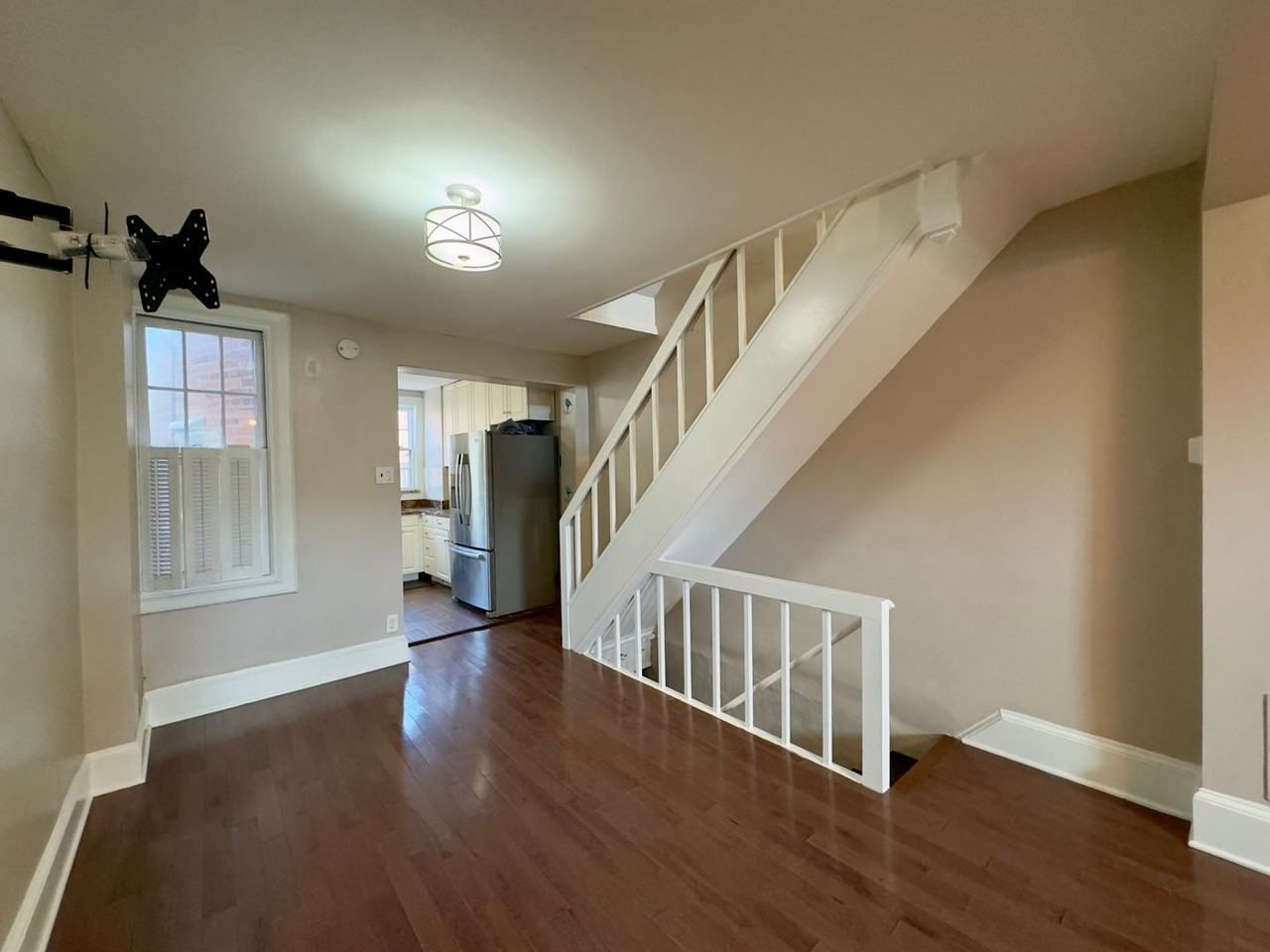 116 E Hamburg St - Photo 4 of 38