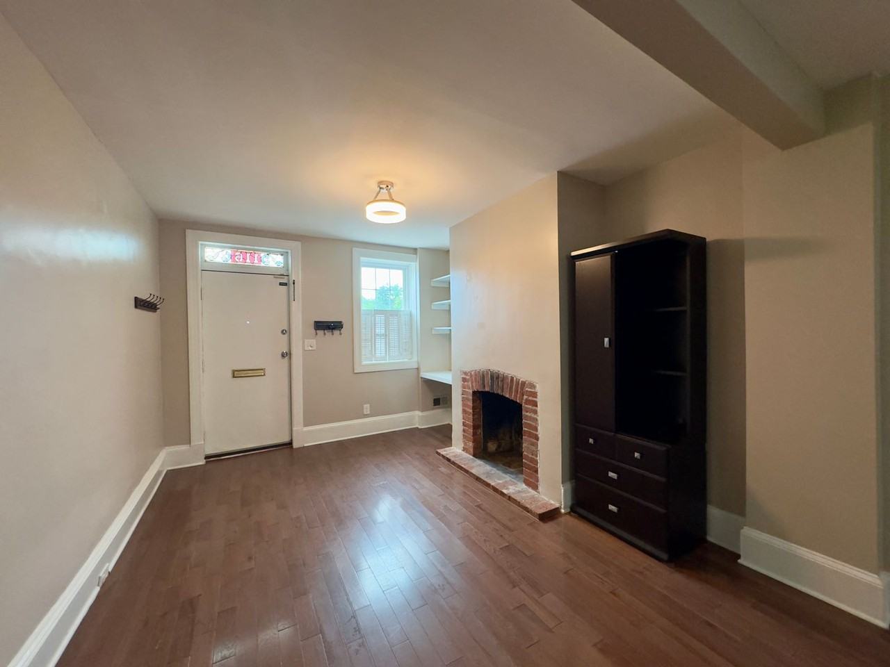 116 E Hamburg St - Photo 6 of 38