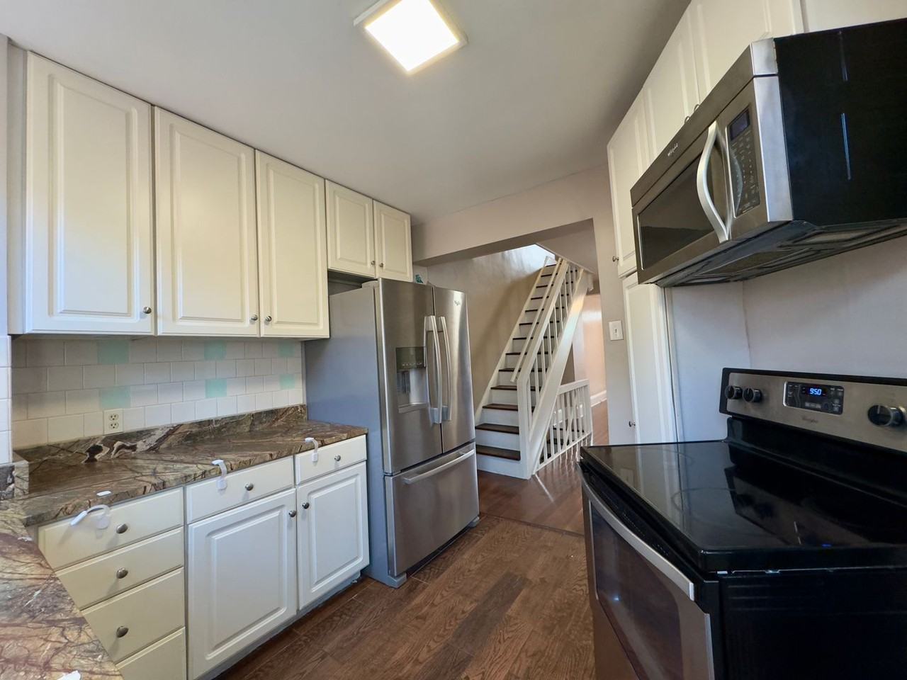 116 E Hamburg St - Photo 7 of 38