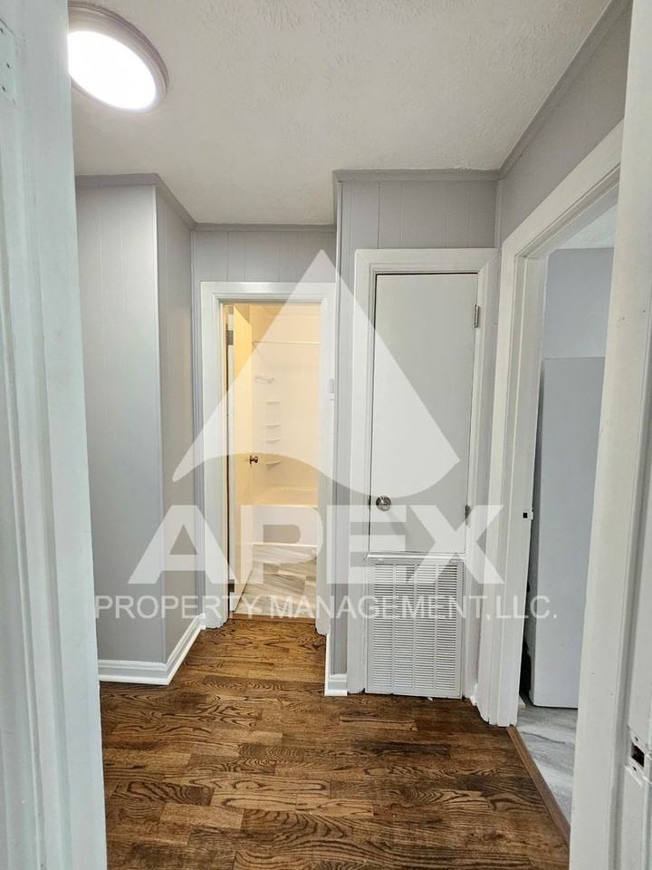 841 Forsythe St - Photo 6 of 20