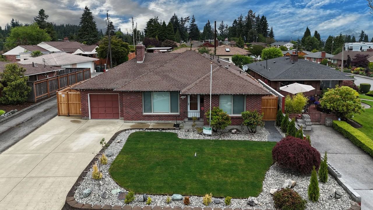 1313 50th St Se - Photo 2 of 47