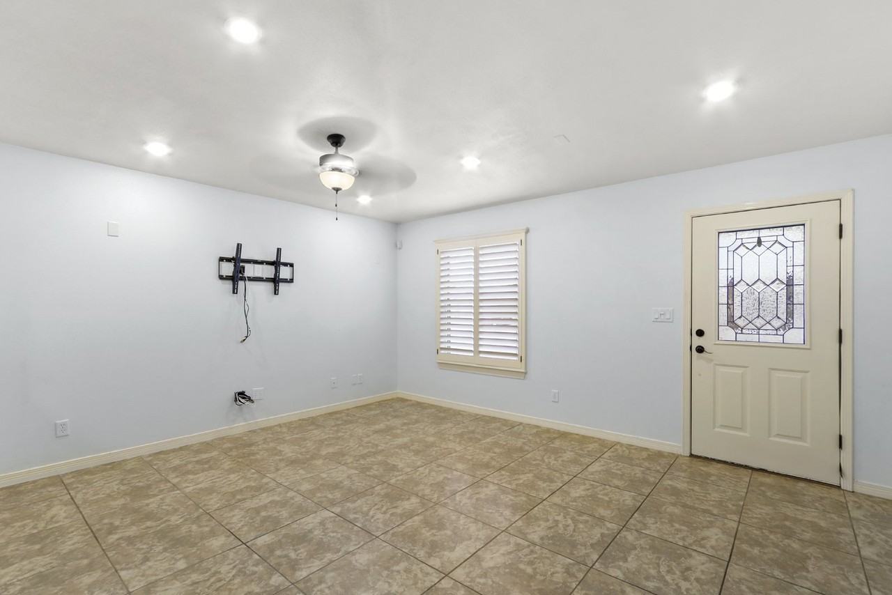 14222 Poets Rock Ln - Photo 5 of 16