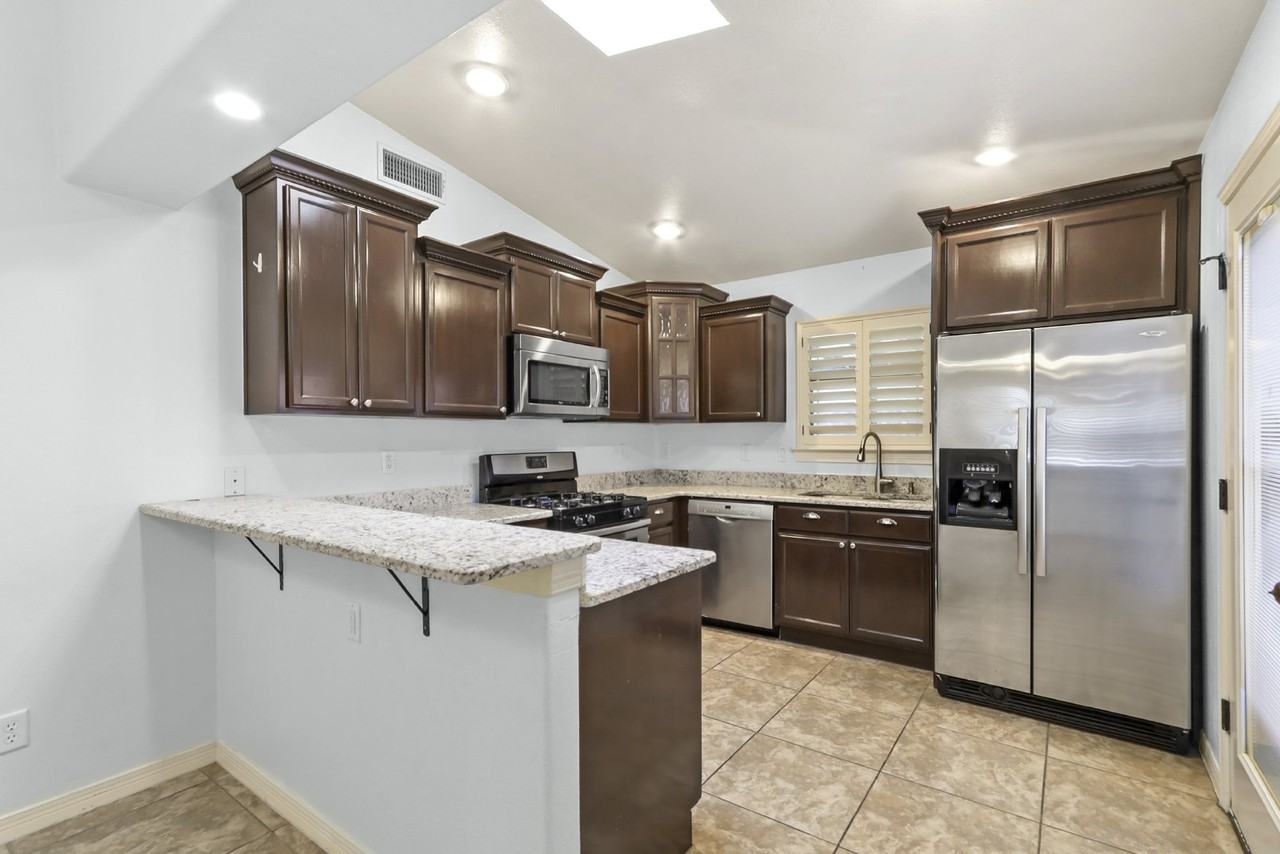 14222 Poets Rock Ln - Photo 7 of 16