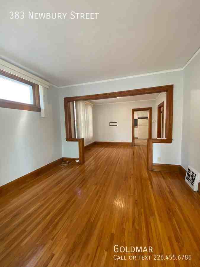 383 Newbury St - Photo 3 of 18