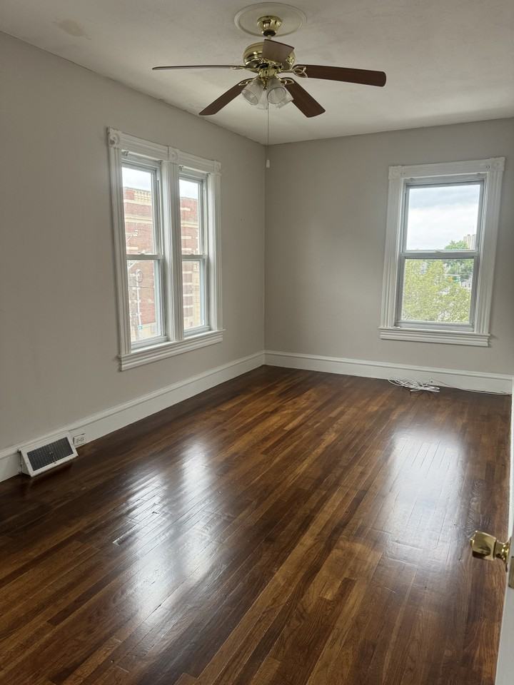 38 6th St #38B - Photo 3 of 9