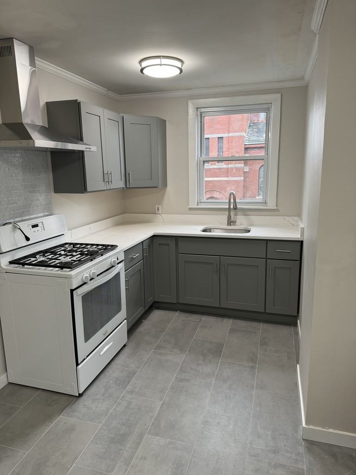 38 6th St #38B - Photo 4 of 9