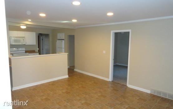 10522 Hickory Dr - Photo 3 of 11