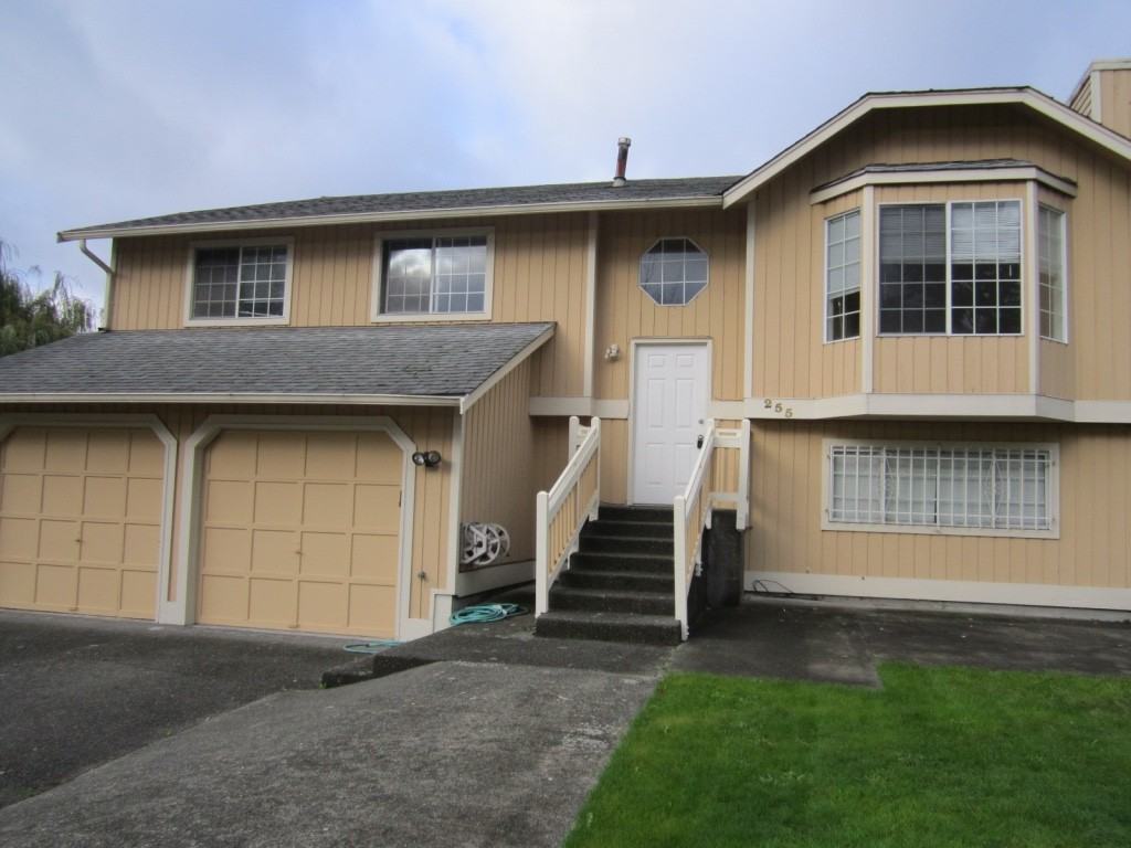 255 Powell Ave SW - Photo 2 of 18