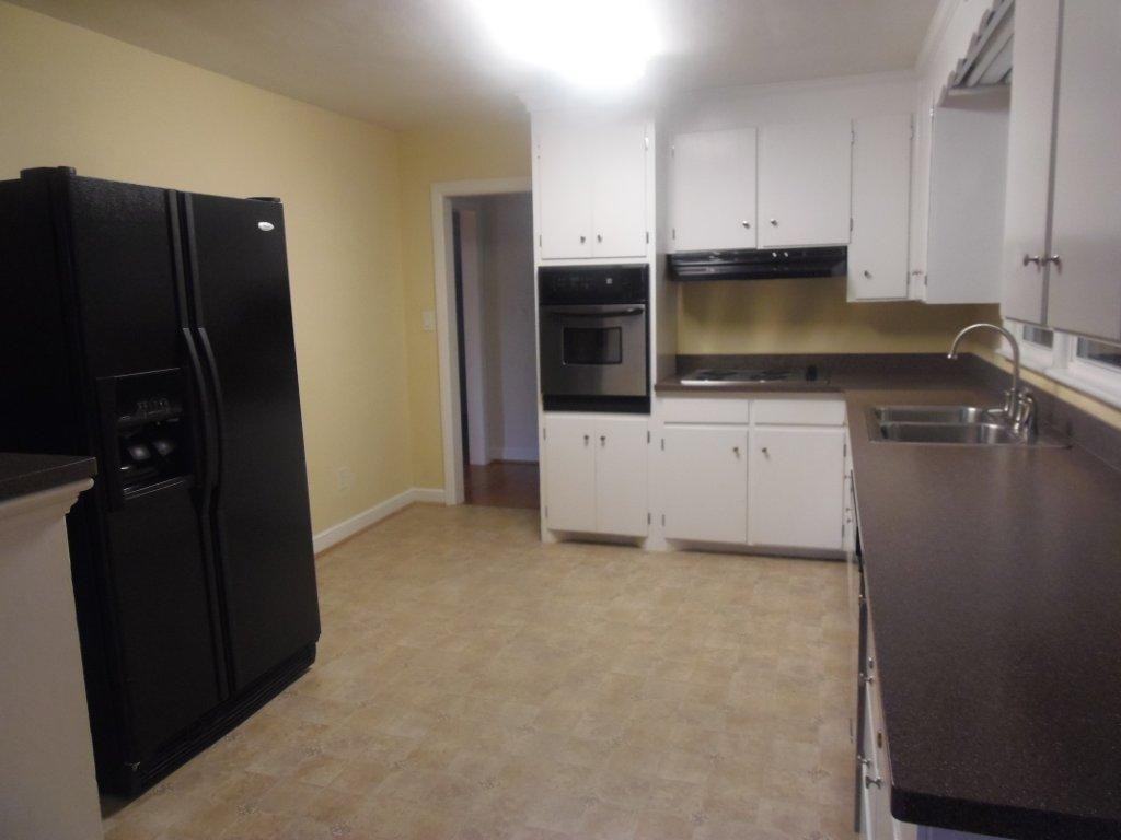 724 Eddies Rd - Photo 2 of 29