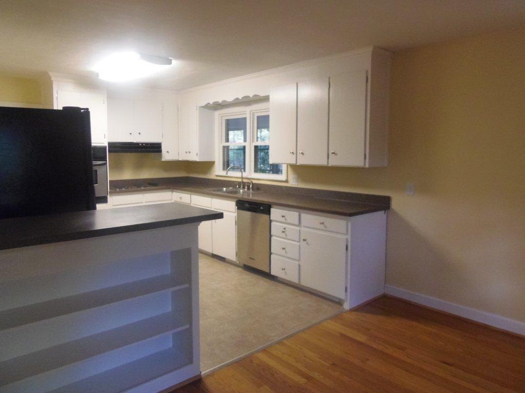 724 Eddies Rd - Photo 3 of 29
