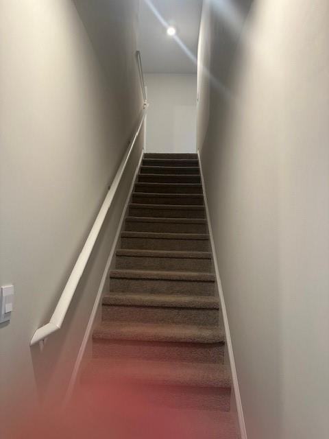 2411 Bayberry St - Photo 3 of 28