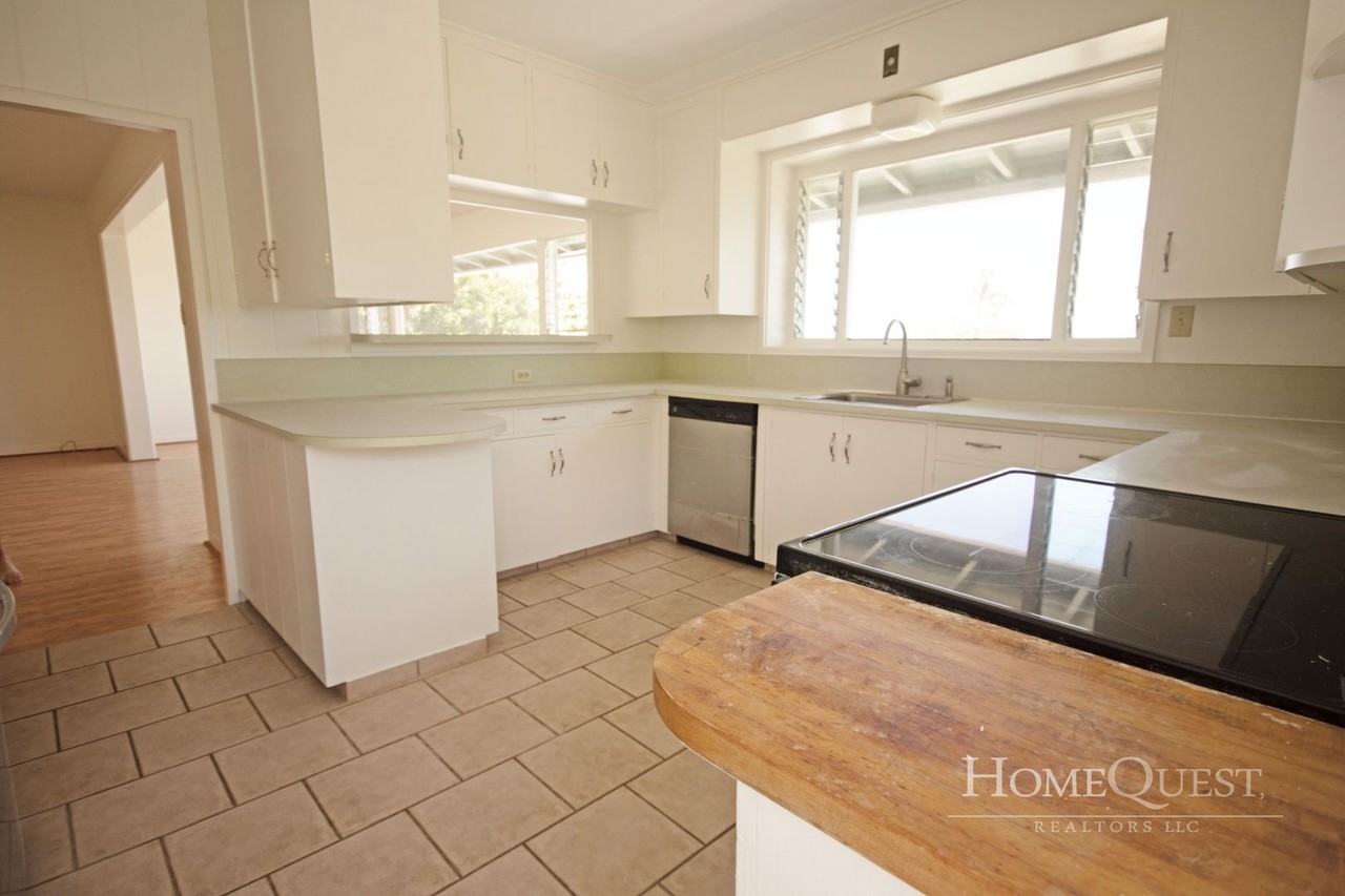 298 Lama Place - Photo 3 of 8