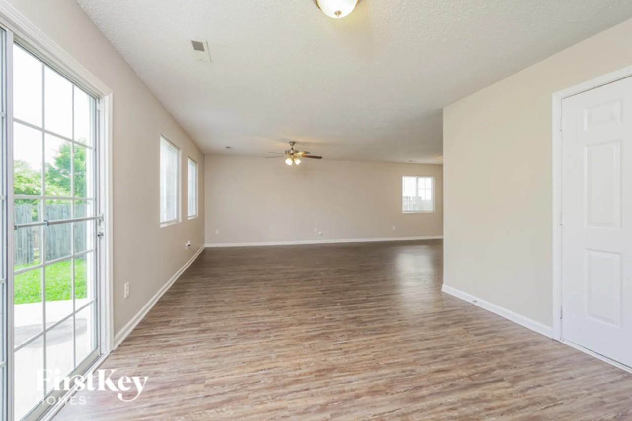 3737 Eskdale Dr - Photo 3 of 16