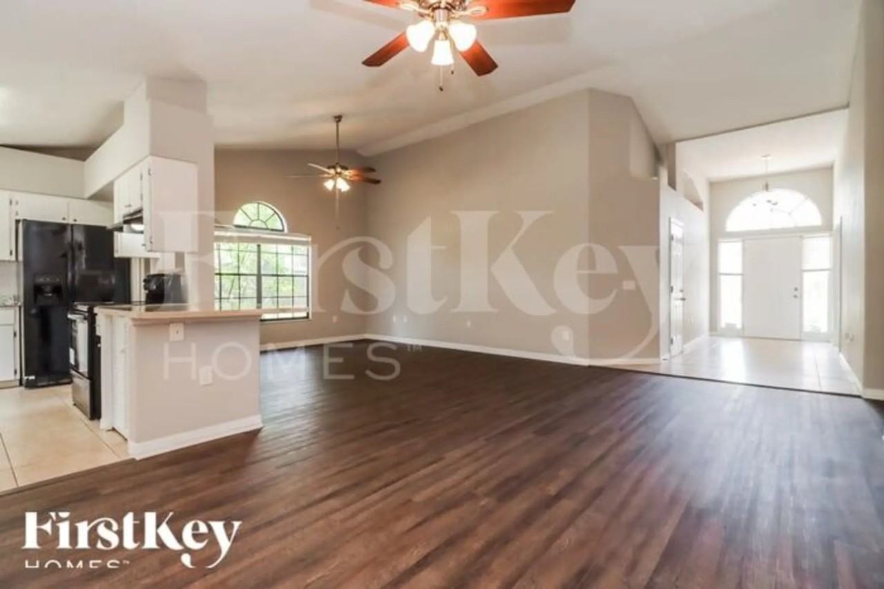 4753 Meadowsweet Ct - Photo 3 of 16