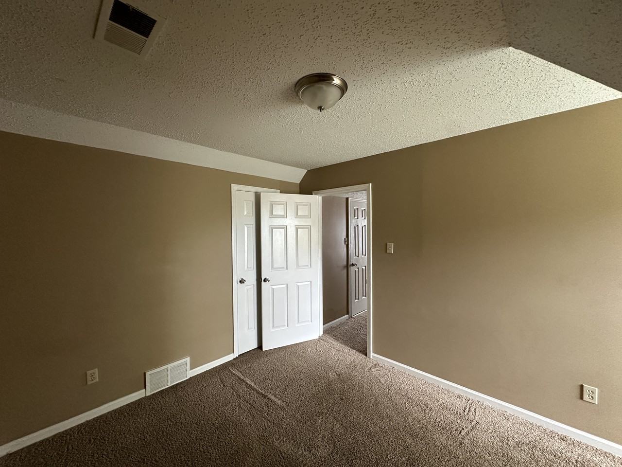 3942 Oak Branch Cir W - Photo 2 of 11