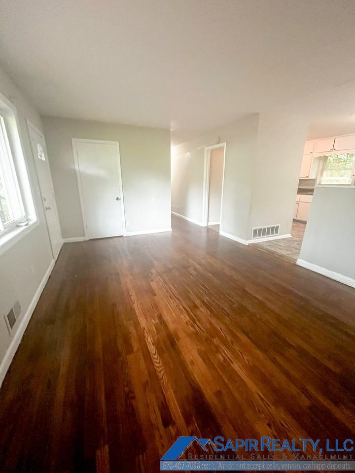 2707 Cavalier Way - Photo 2 of 13