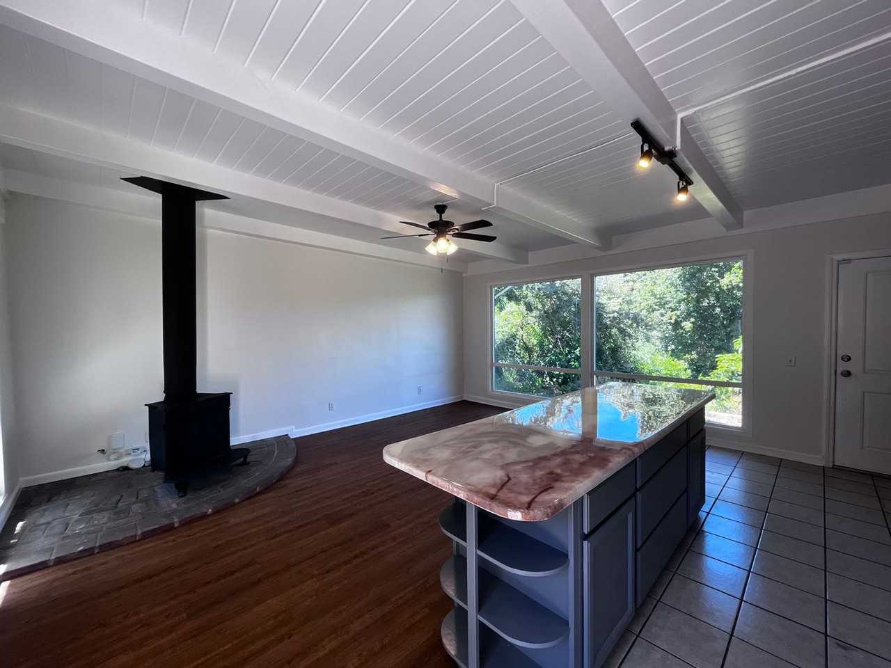 7940 Sterling Dr - Photo 2 of 8