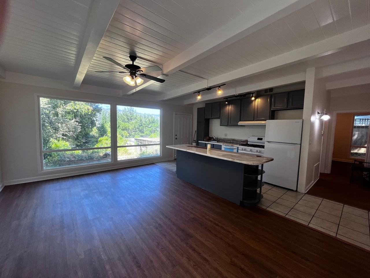 7940 Sterling Dr - Photo 3 of 8