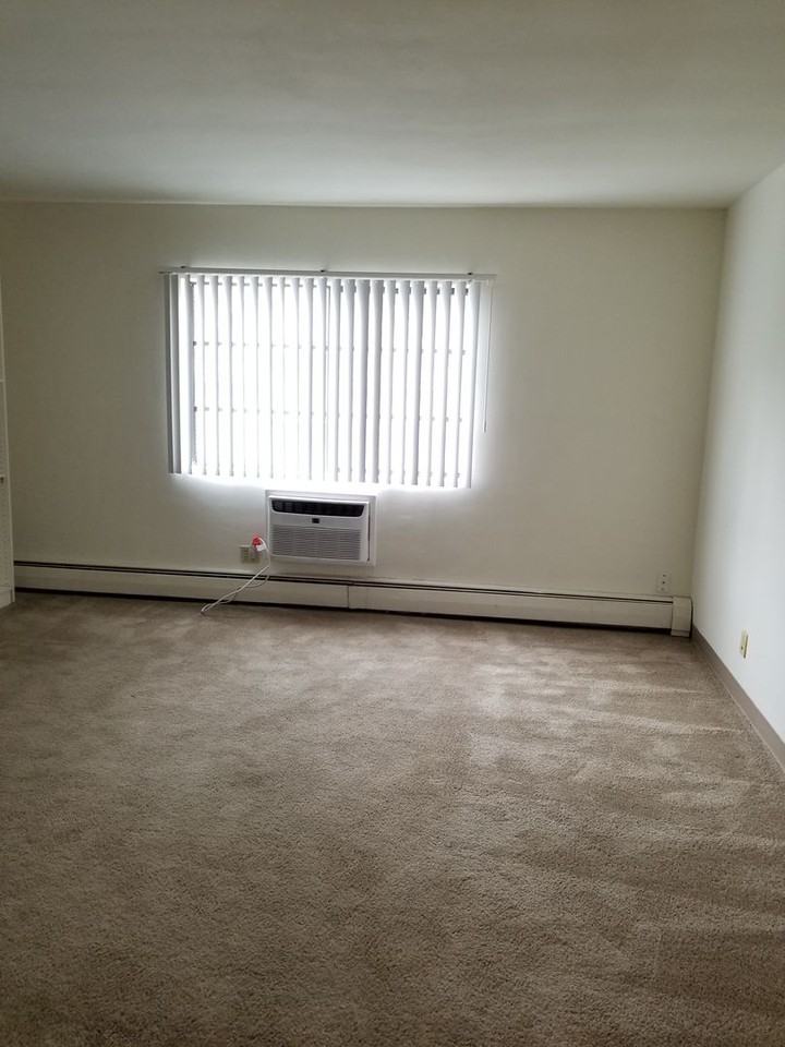 121 S Hancock Street - Photo 5 of 9
