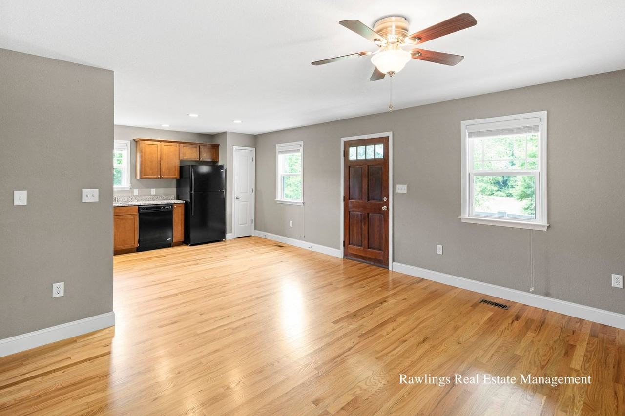 328 Old Fort Rd - Photo 5 of 20