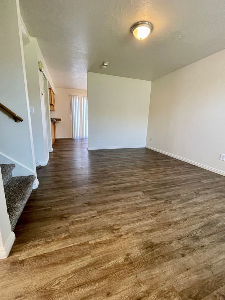 1554 Monroe Blvd Apt D3 - Photo 3 of 41