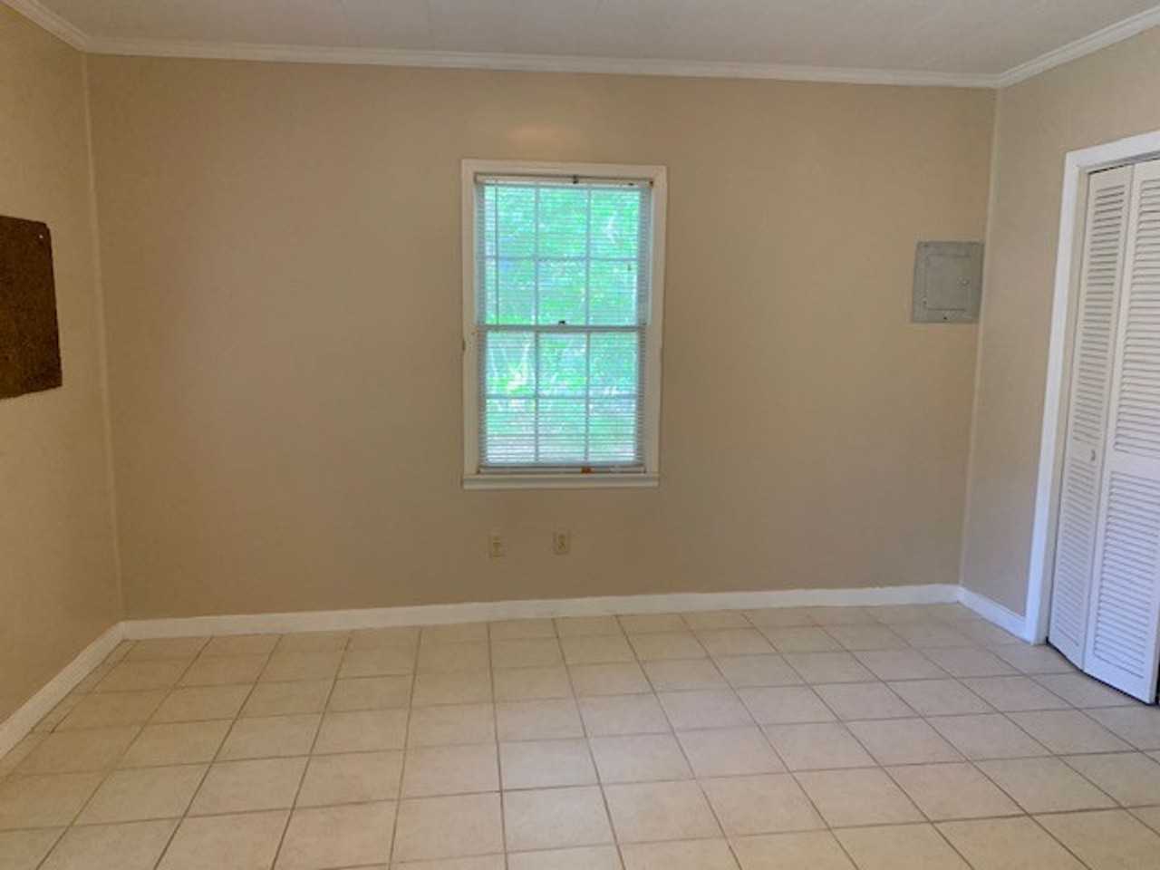 114 1/2 High St - Photo 2 of 6