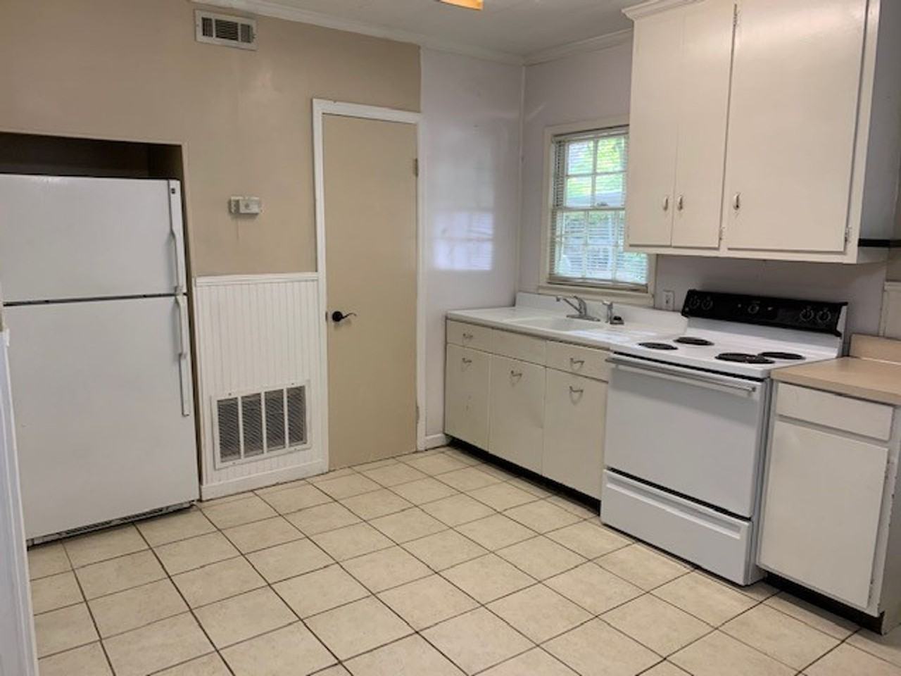 114 1/2 High St - Photo 3 of 6