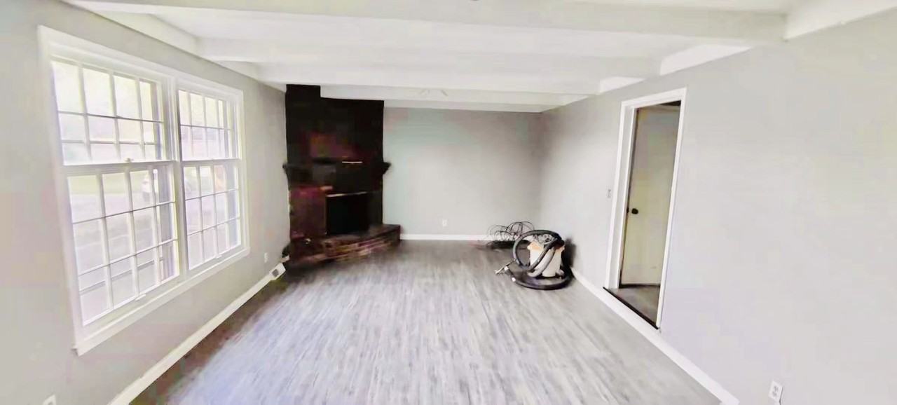 7400 E 127th St - Photo 3 of 12