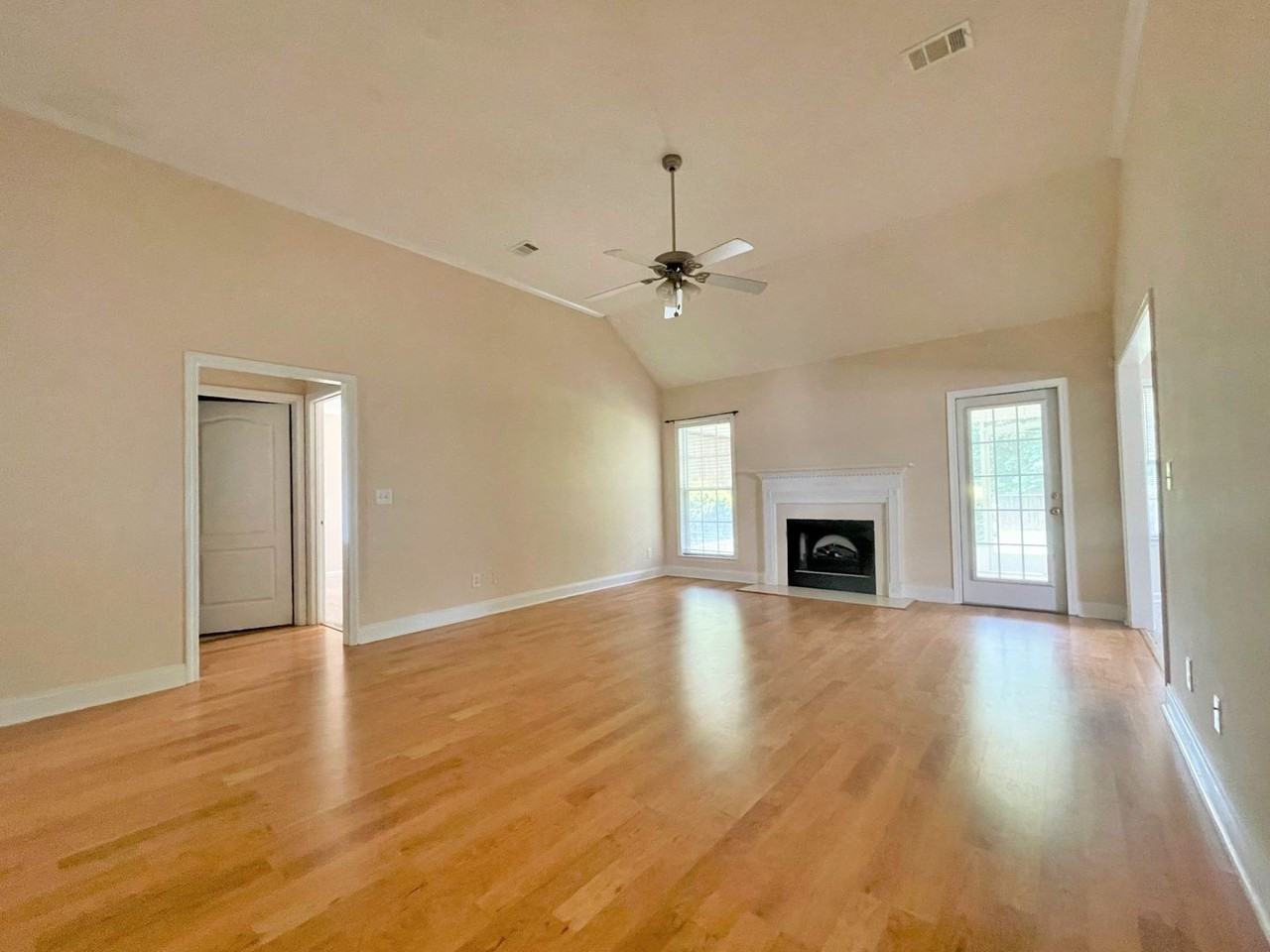 207 N Charity Ln - Photo 2 of 22