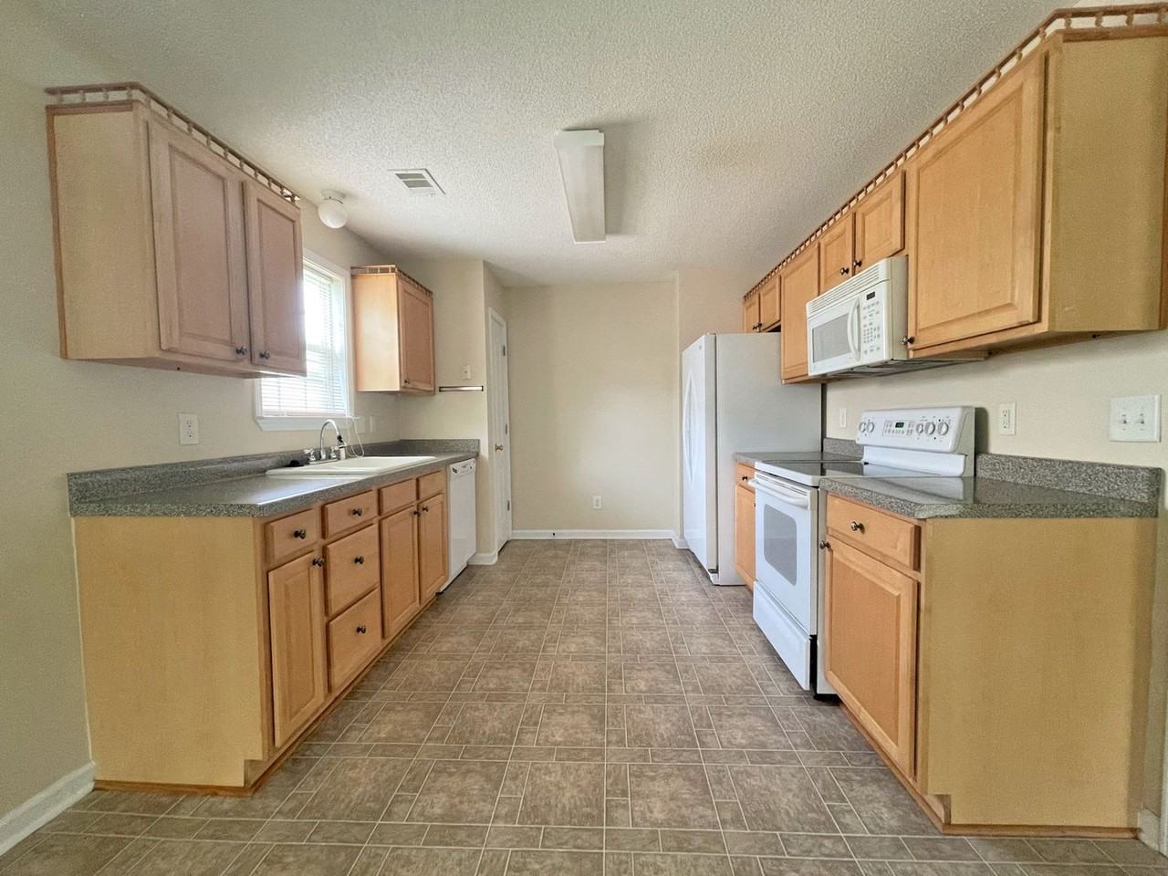 207 N Charity Ln - Photo 5 of 22