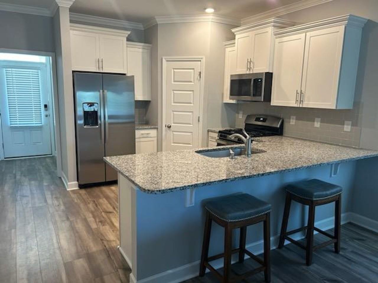1031 Ashcroft Cir - Photo 2 of 50