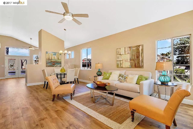 4724 Cove Ln - Photo 3 of 20