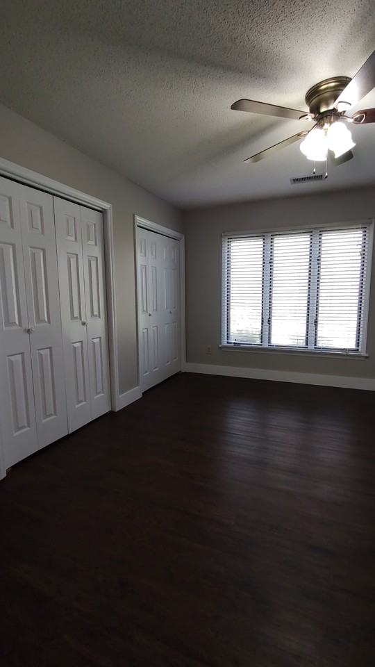 1013 21st Ave Ne #1013 - Photo 2 of 10