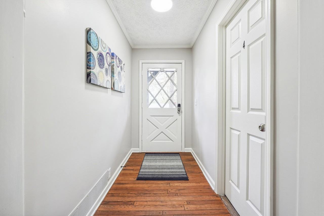 Country Ct Nw - Photo 2 of 9