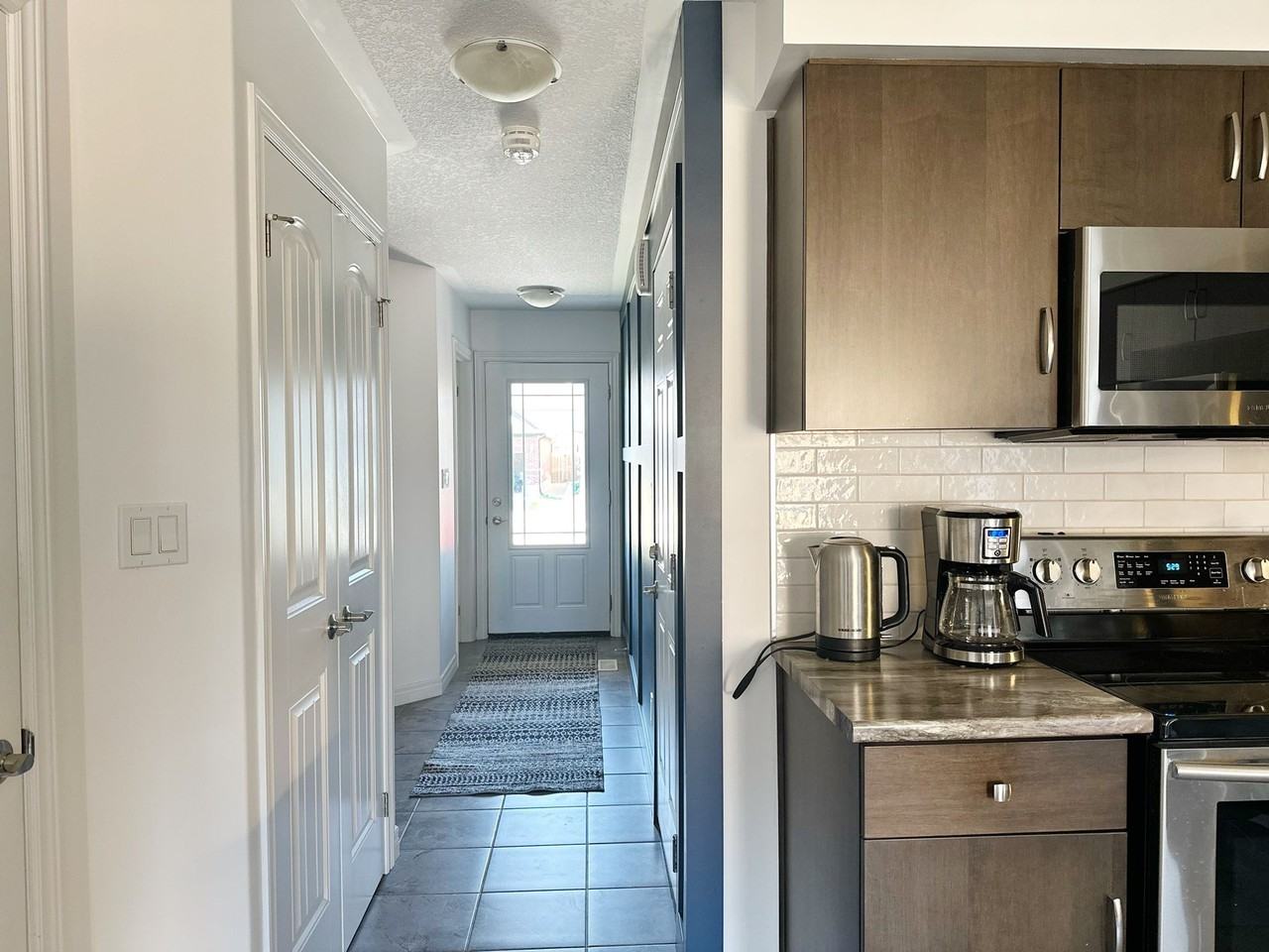 366 Finoro Crescent - Photo 3 of 14