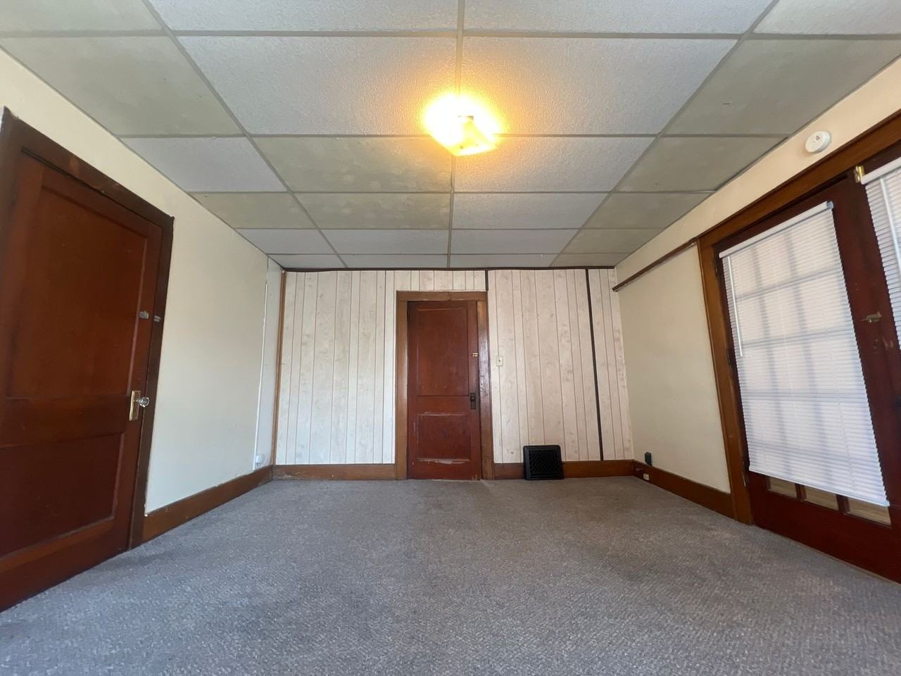 233-235 Grant Avenue - Photo 4 of 17