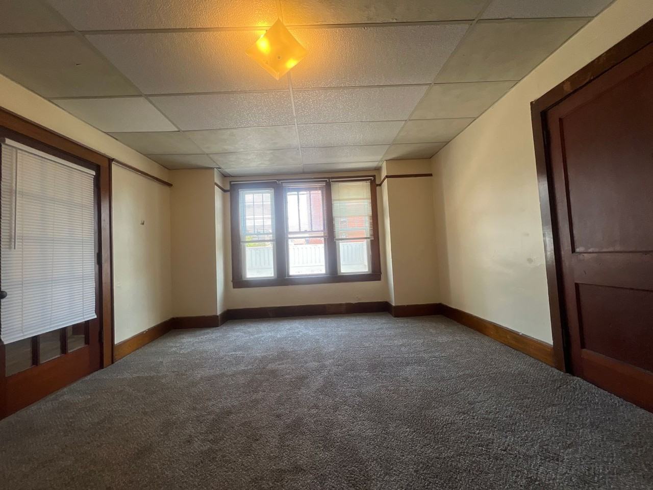 233-235 Grant Avenue - Photo 5 of 17