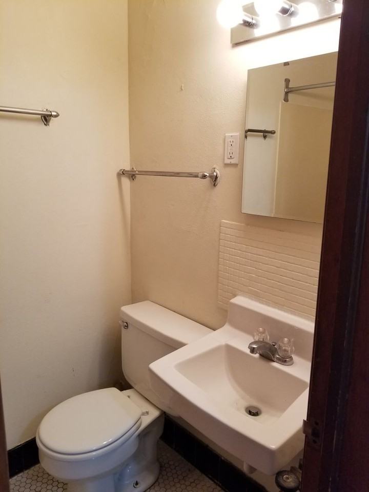 2617 E Johnson St - Photo 3 of 8