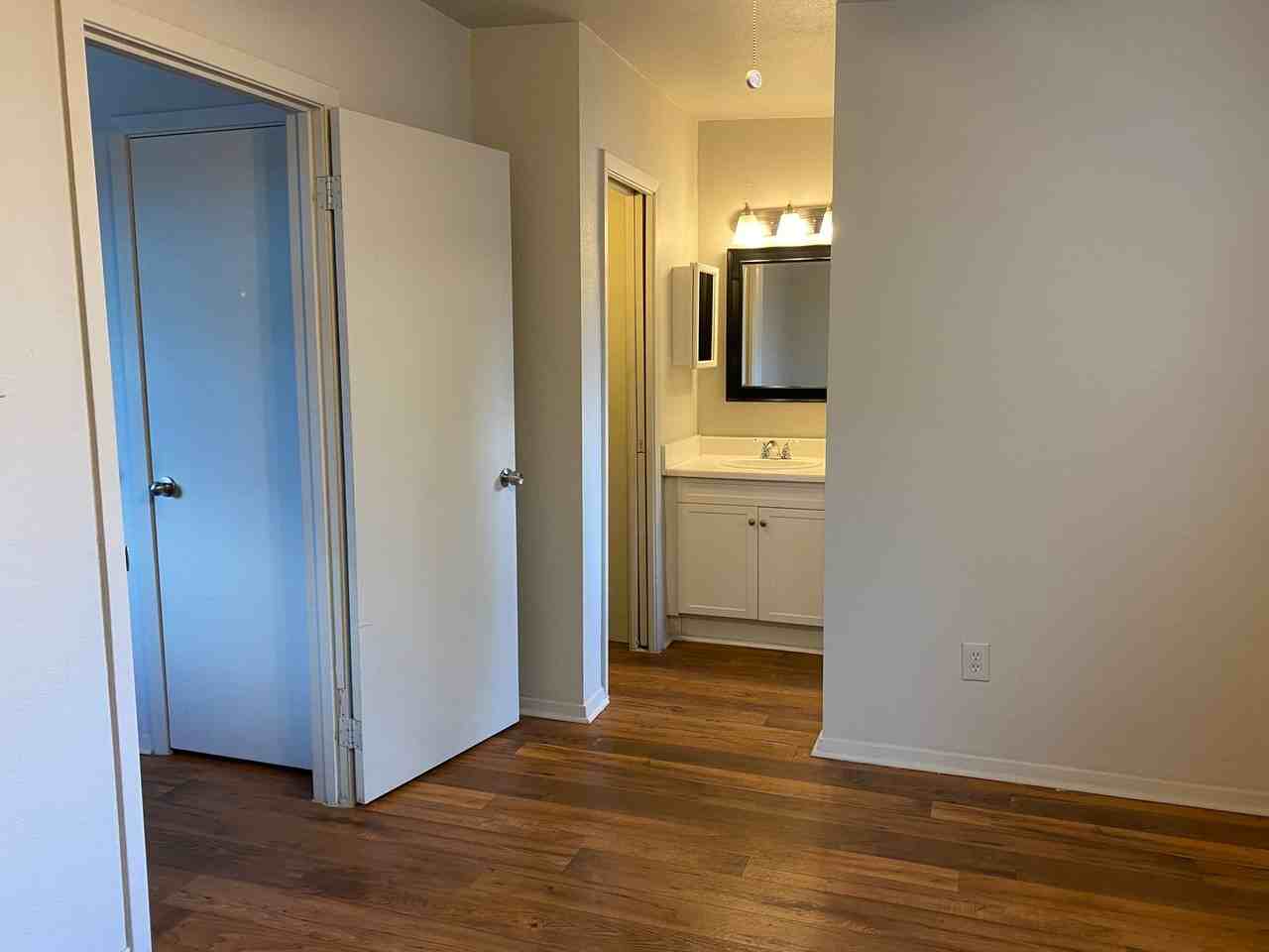 3812 Speedway #202 - Photo 6 of 11