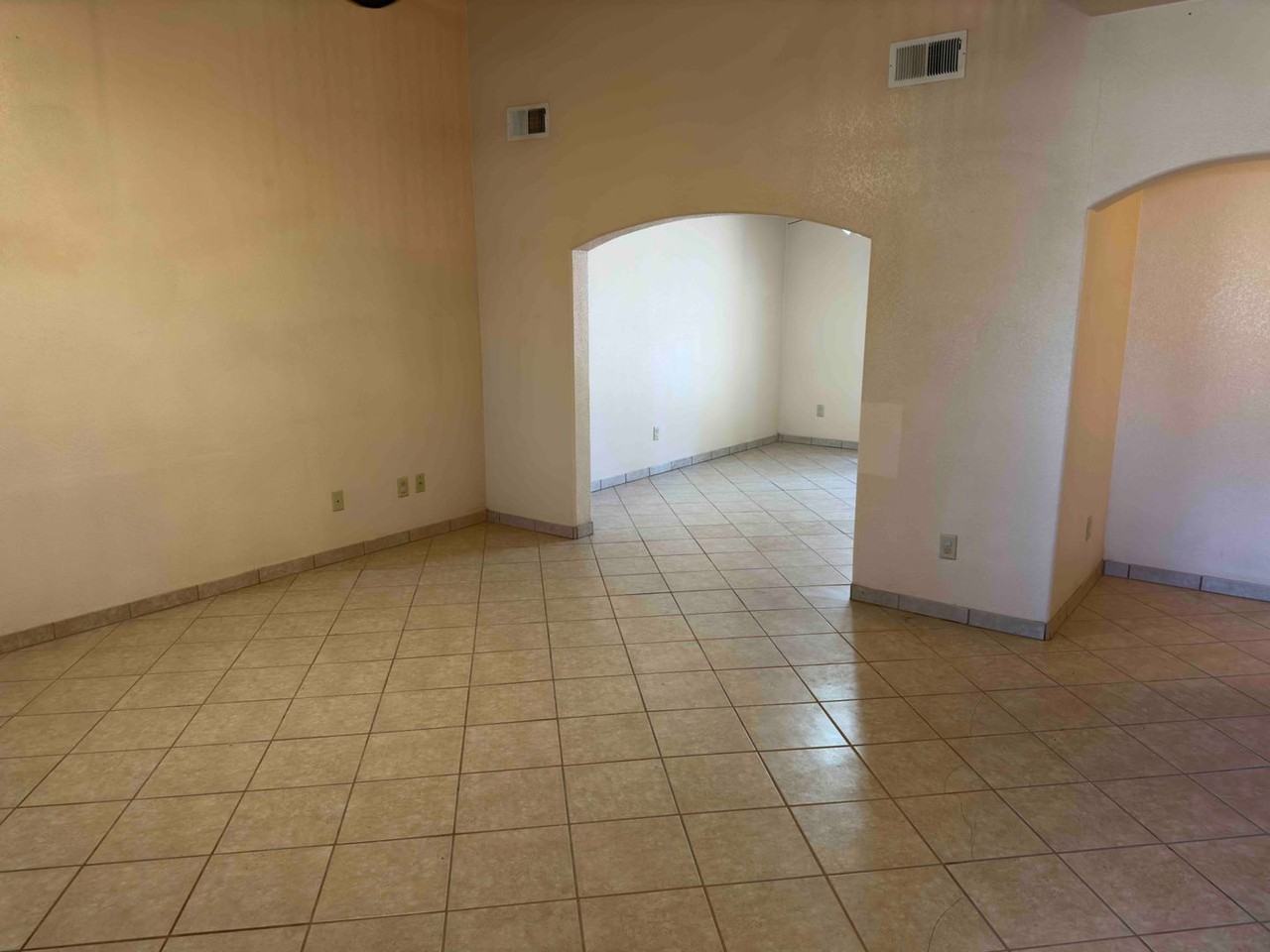 591 N Bernal Dr - Photo 2 of 36