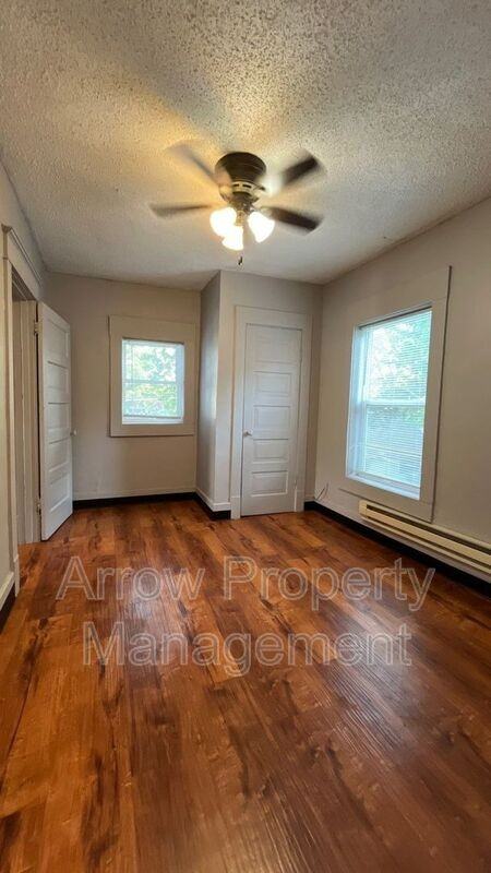 1215 Peach St #6 - Photo 6 of 14