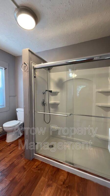 1215 Peach St #6 - Photo 7 of 14