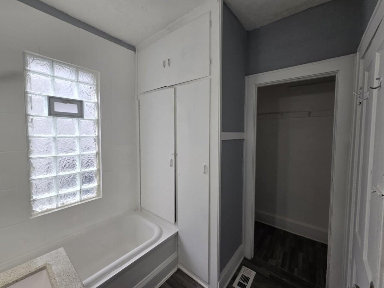2608 W Walnut St #2 - Photo 3 of 11