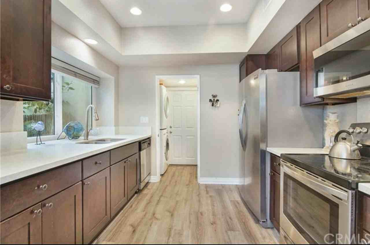 10 Coral Rdg - Photo 3 of 17