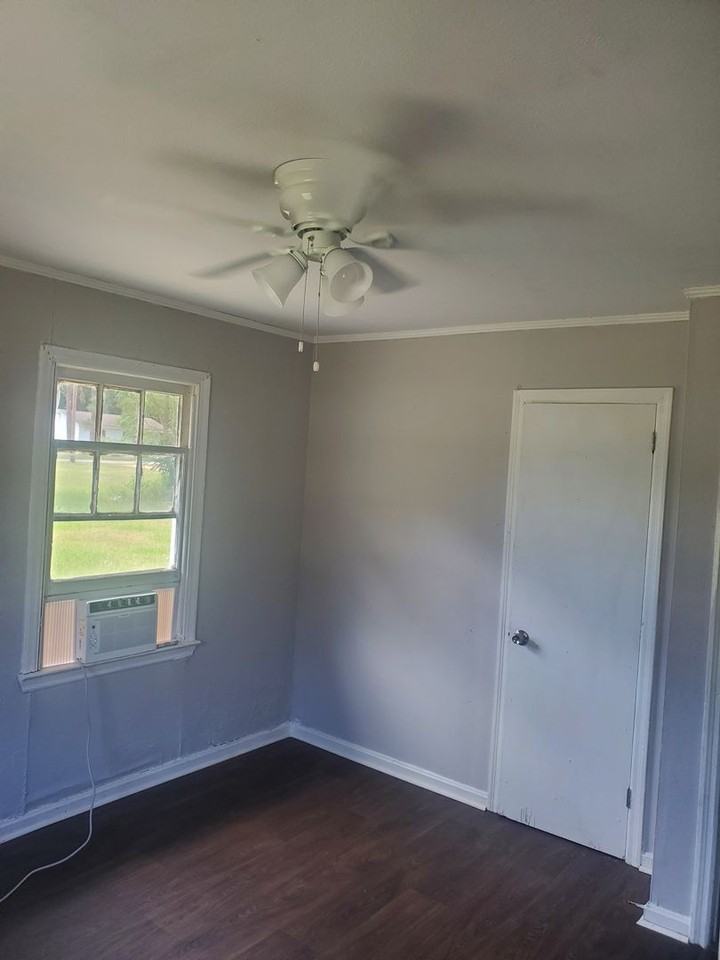 202 Celia Dr - Photo 3 of 7