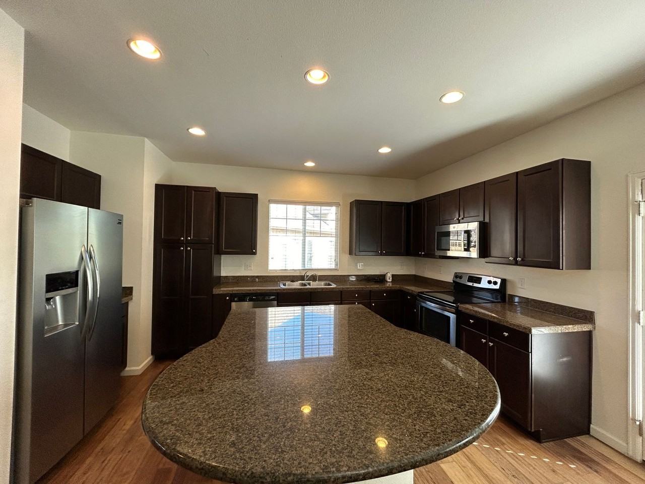 22041 E Pennwood Cir - Photo 6 of 37