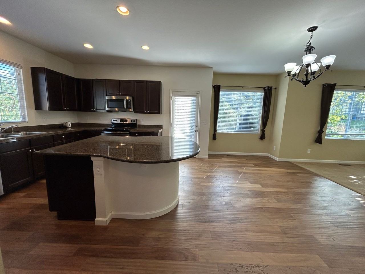 22041 E Pennwood Cir - Photo 2 of 37