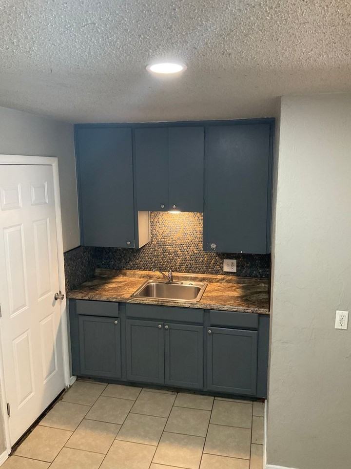 3119 Se 21st St - Photo 4 of 7