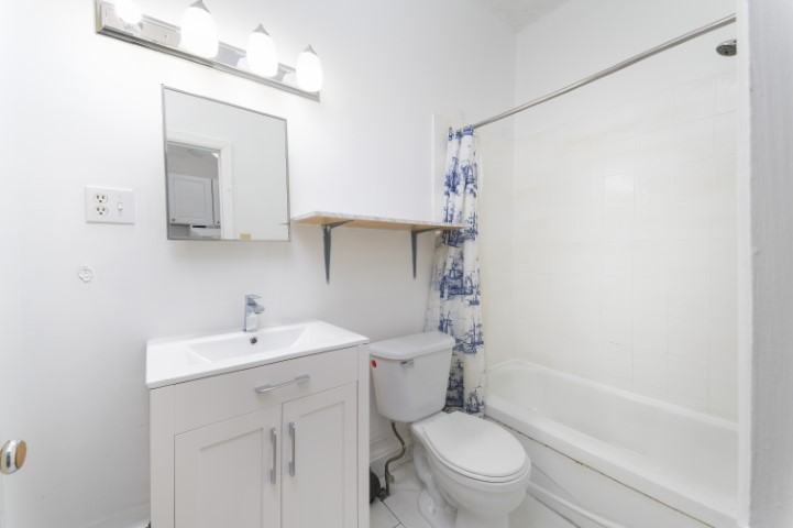 430 Lyon St N #2 - Photo 6 of 18