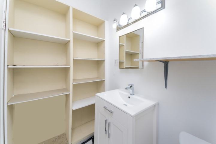 430 Lyon St N #2 - Photo 7 of 18